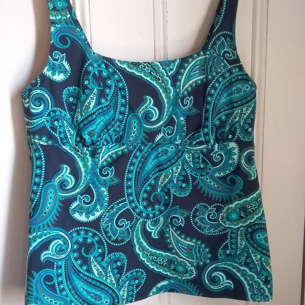 Lands End Tankini Top.  Underwire 18DD